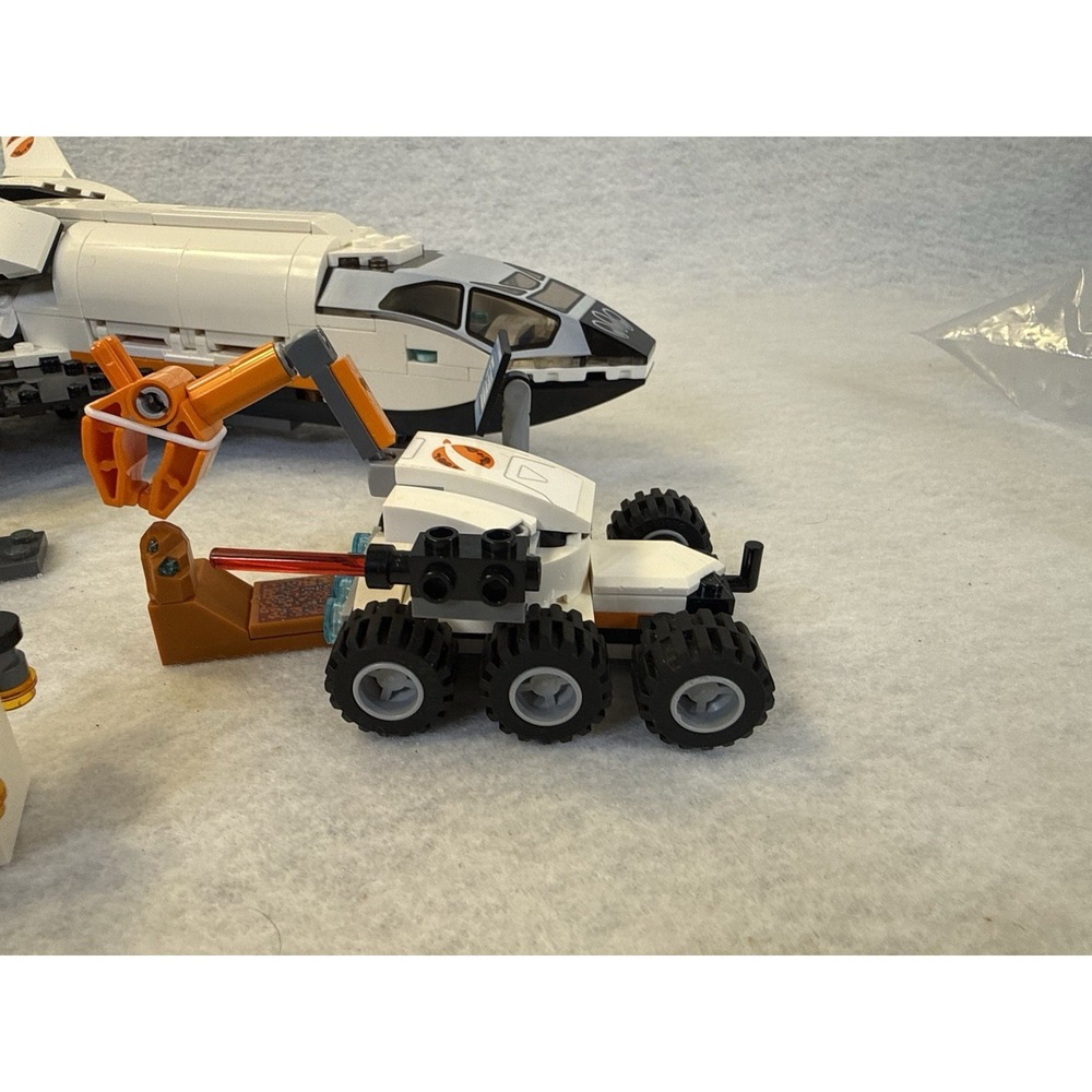 LEGO City 60226 Mars Research Shuttle 100% Complete Adult Display 2019 - Picture 4 of 9